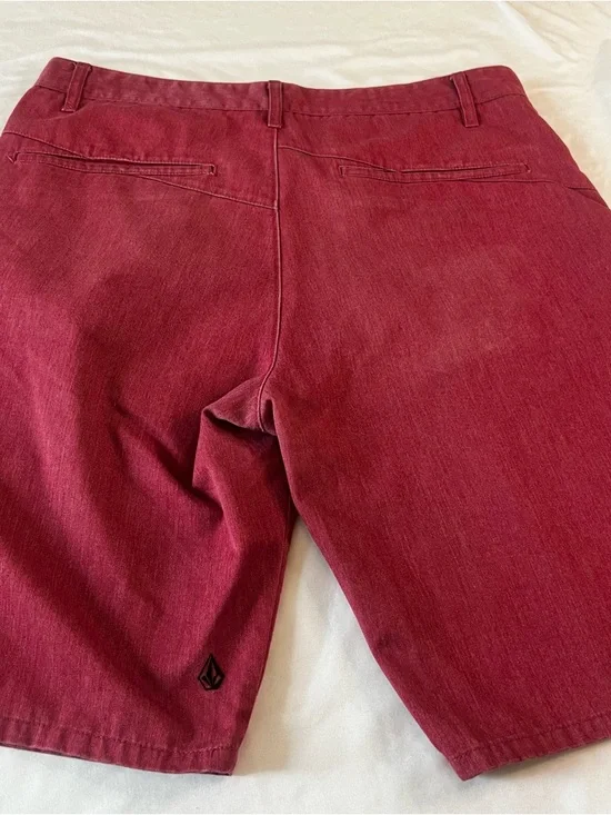 Volcom Men’s Red Casual Shorts Size 34 Chino Skate Summer - Picture 2 of 7